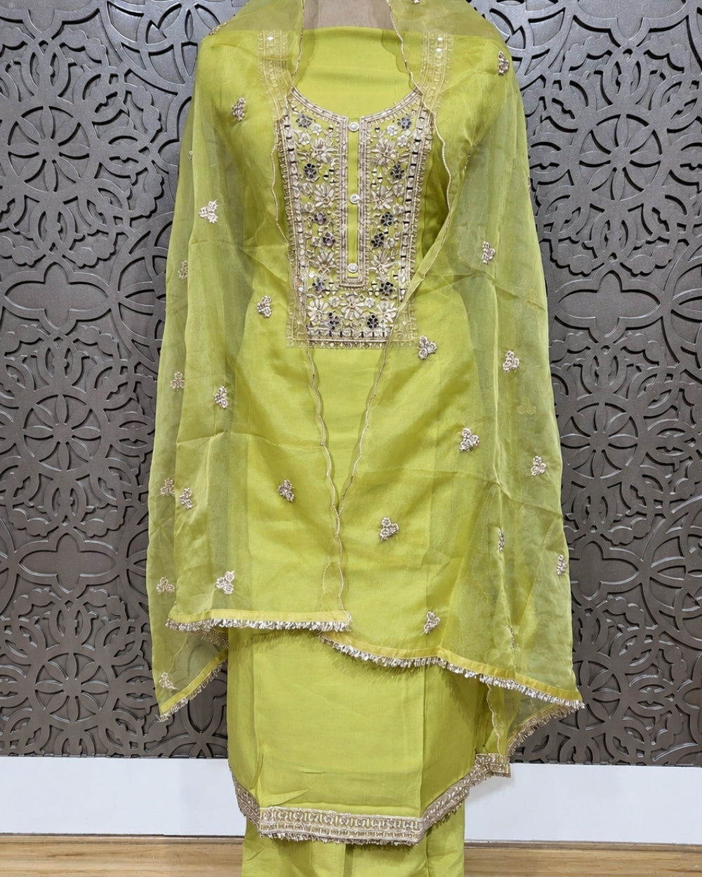 Jam Cotton Suit with Zari Work & Organza Dupatta (12633013)