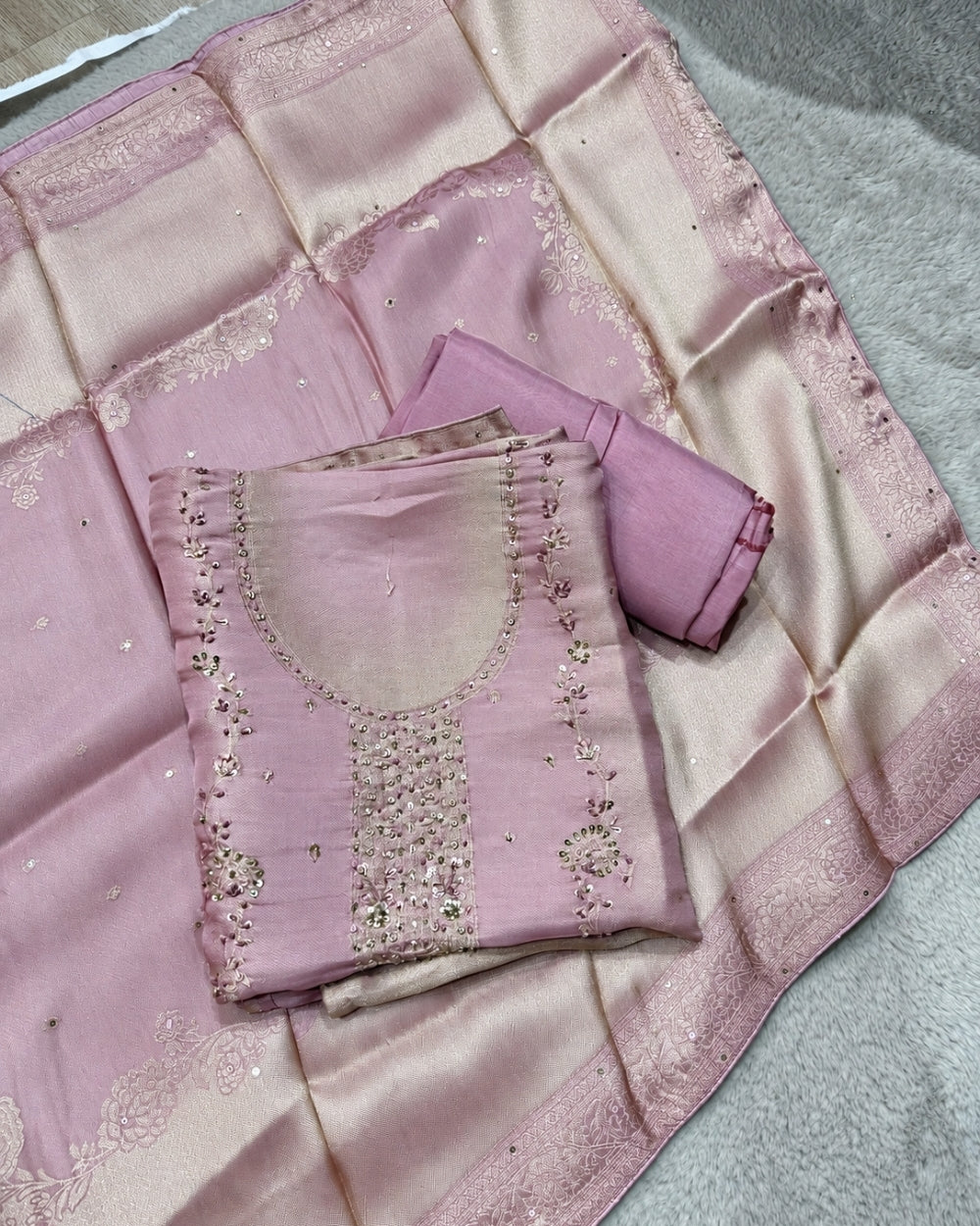 Giraffe Weaving Ethnic Suit with Dabka Handwork Highlights (12639990)