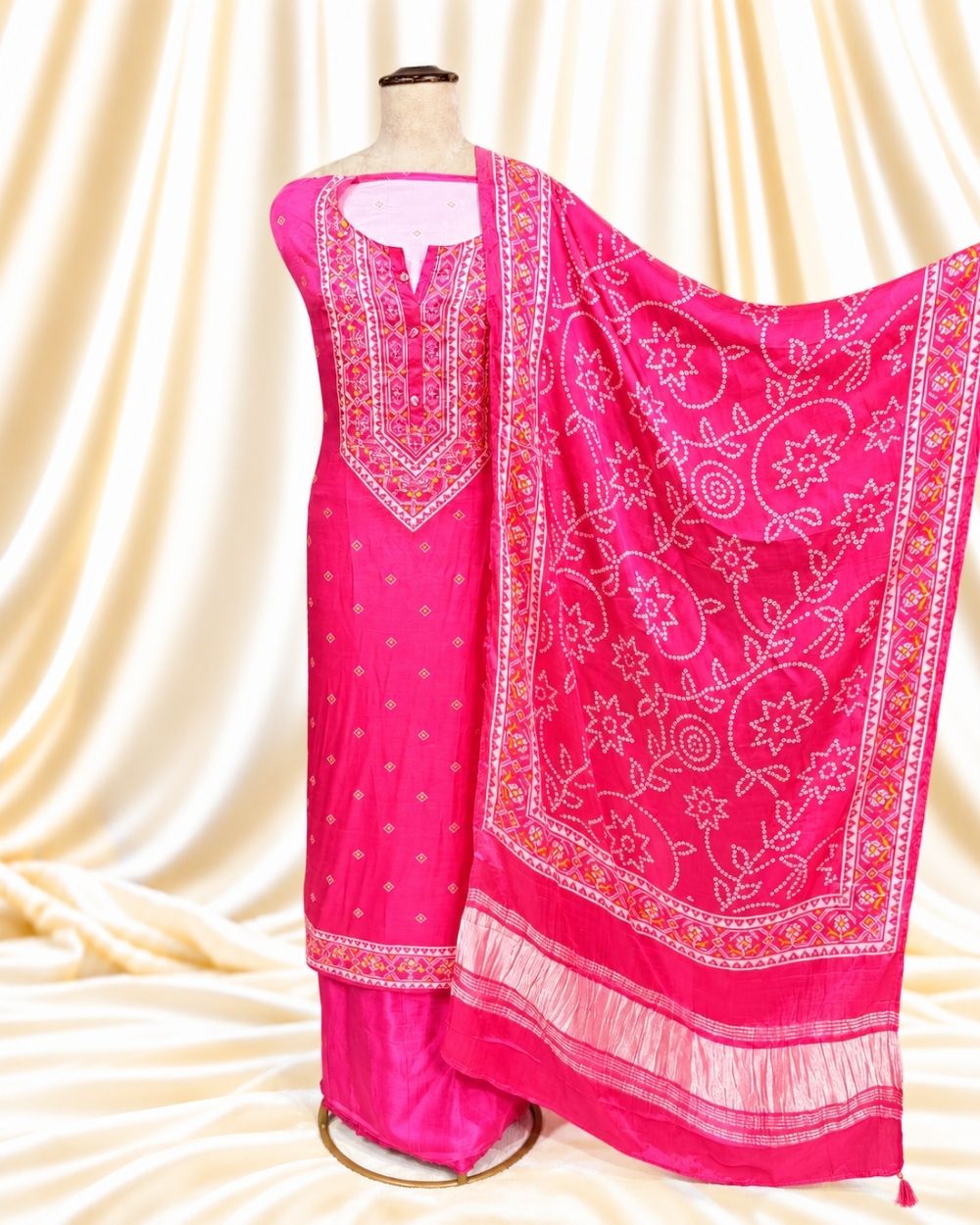 Pink Satin Modal Bandhej Print Suit with Handwork Neckline (12638988)