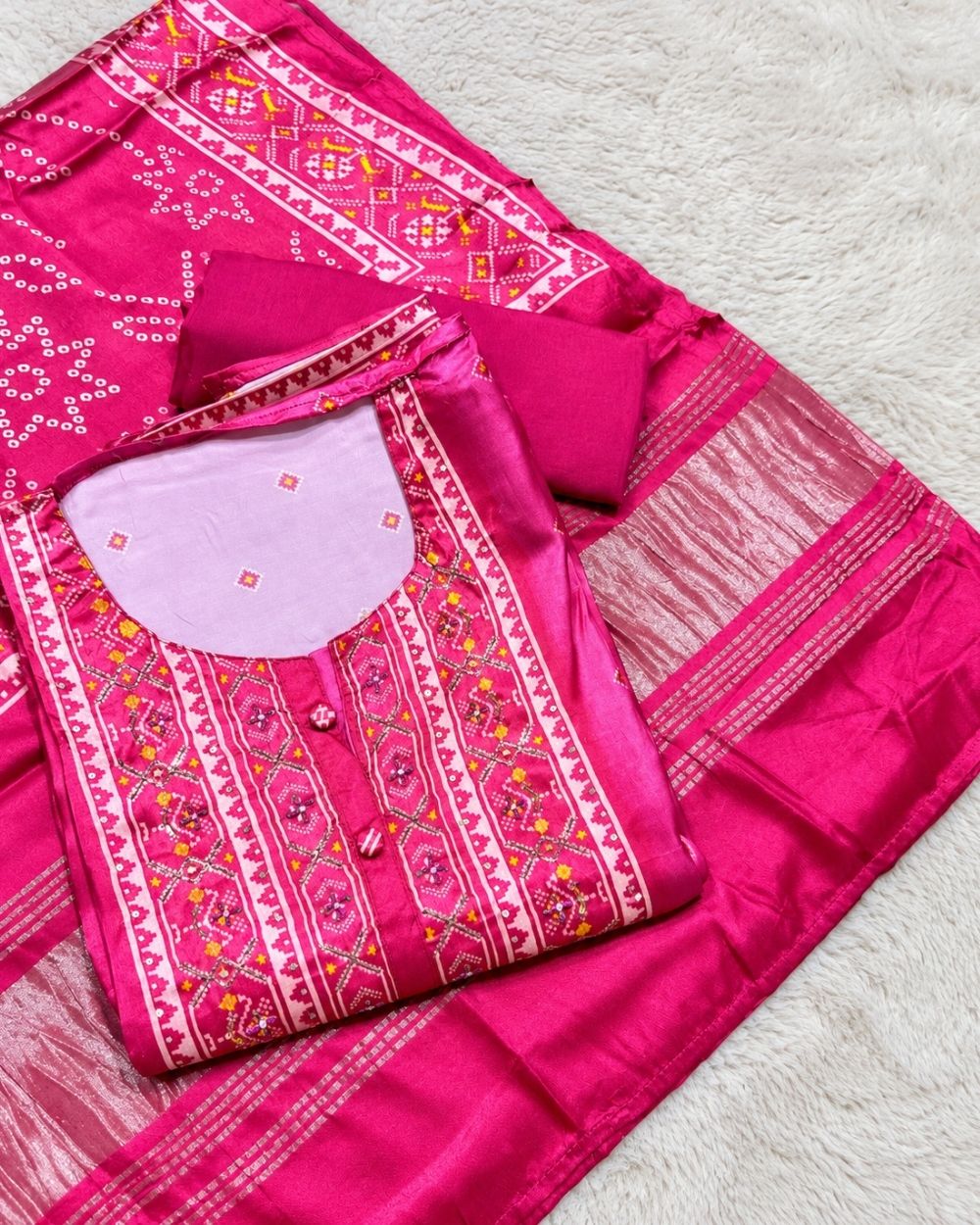 Pink Satin Modal Bandhej Print Suit with Handwork Neckline (12638988)