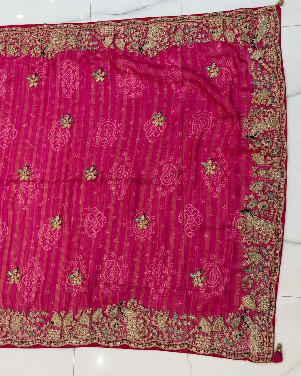 Georgette Zari Weaving Saree with Jardozi Peacock Border & Bandhej Print (12625367)