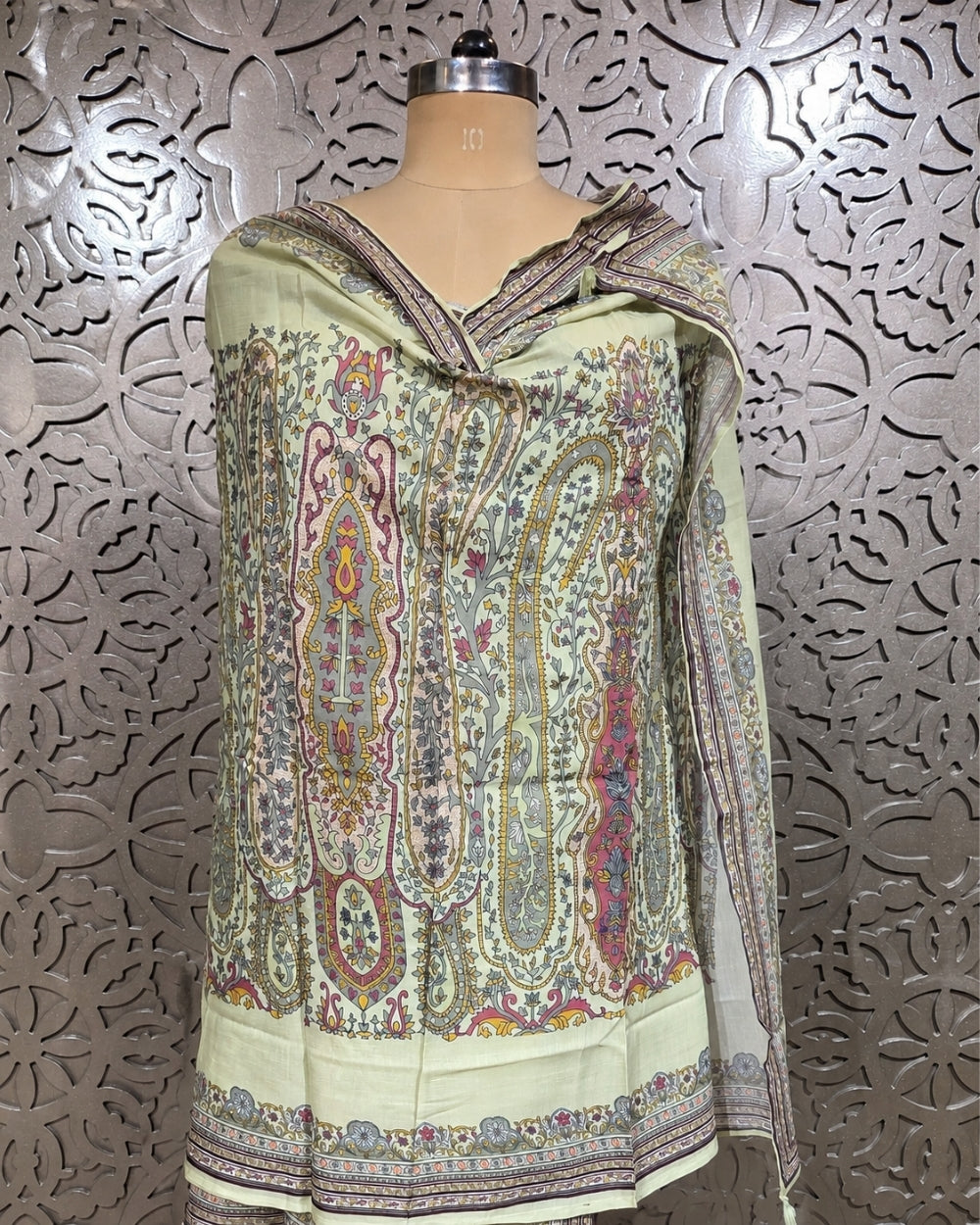 Mul Cotton Suit with French Knot Neck Work (12625484)